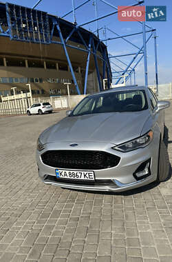 Седан Ford Fusion 2018 в 