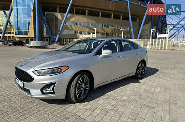 Седан Ford Fusion 2018 в 