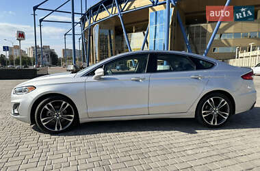 Седан Ford Fusion 2018 в 