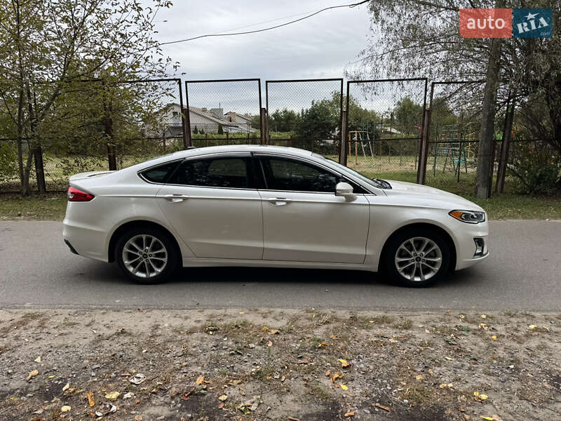 Седан Ford Fusion 2019 в Києві
