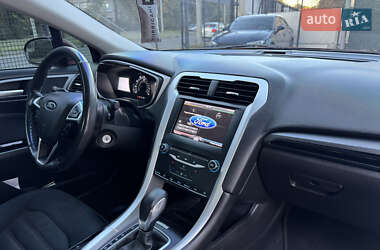 Седан Ford Fusion 2013 в 
