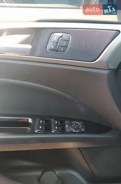 Седан Ford Fusion 2014 в 