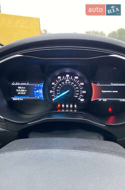 Седан Ford Fusion 2019 в 