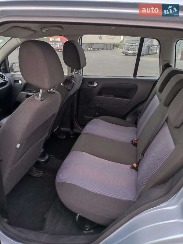 Хетчбек Ford Fusion 2006 в Луцьку