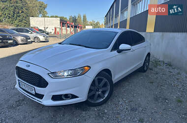 Седан Ford Fusion 2015 в 