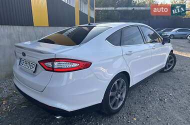 Седан Ford Fusion 2015 в 