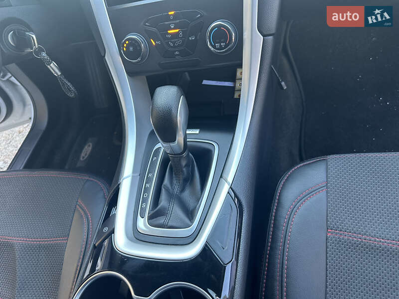 Седан Ford Fusion 2015 в Ніжині