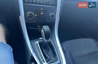Седан Ford Fusion 2015 в 