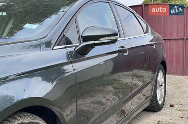 Седан Ford Fusion 2015 в 