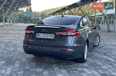 Седан Ford Fusion 2018 в 