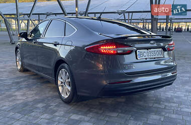 Седан Ford Fusion 2018 в 