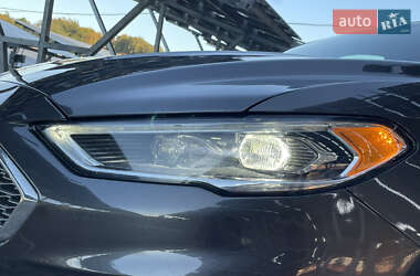 Седан Ford Fusion 2018 в 