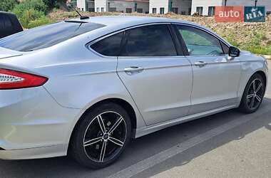 Седан Ford Fusion 2013 в 