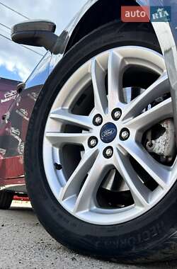 Седан Ford Fusion 2018 в 