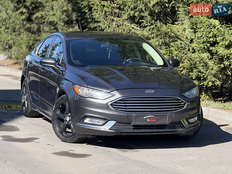 Седан Ford Fusion 2018 в 