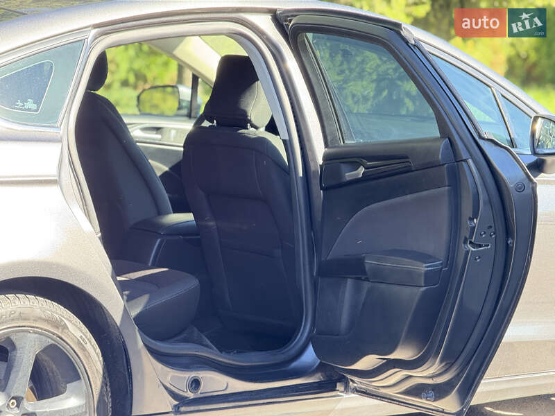 Седан Ford Fusion 2018 в Тернополі