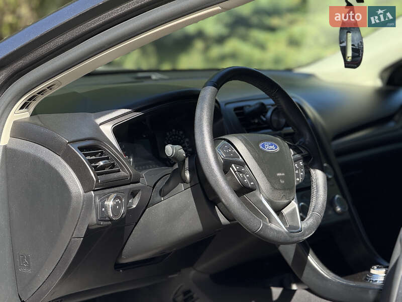 Седан Ford Fusion 2018 в Тернополі
