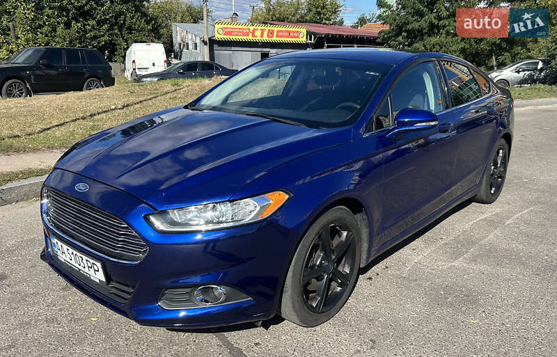 Седан Ford Fusion 2015 в 