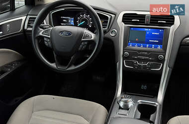Седан Ford Fusion 2020 в 