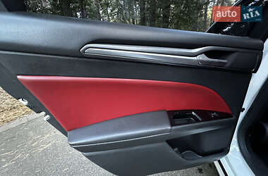 Седан Ford Fusion 2014 в 