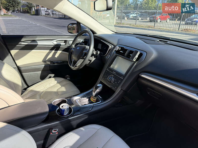 Седан Ford Fusion 2015 в Олександрії
