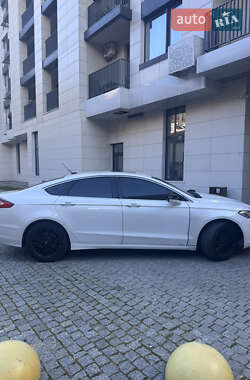 Седан Ford Fusion 2014 в 