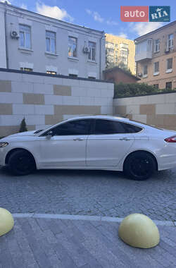 Седан Ford Fusion 2014 в 