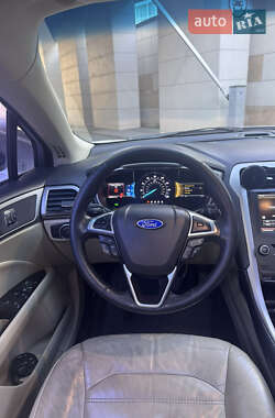 Седан Ford Fusion 2014 в 