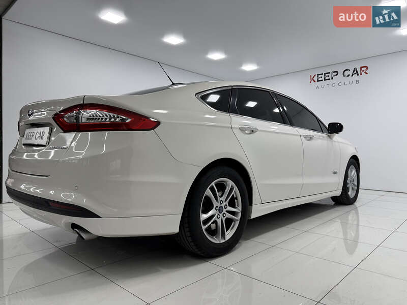 Седан Ford Fusion 2015 в Одесі