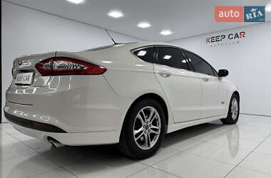 Седан Ford Fusion 2015 в 