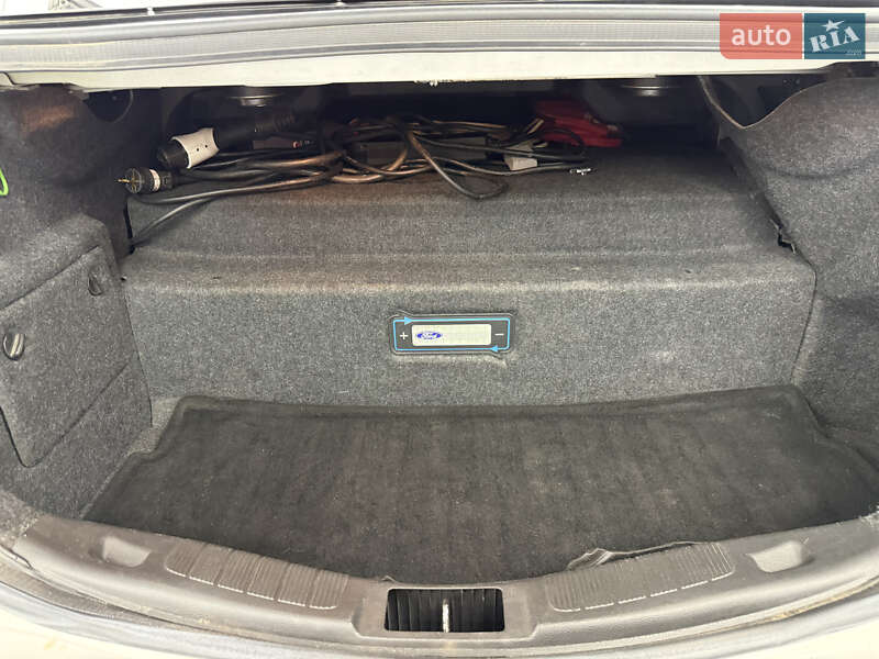 Седан Ford Fusion 2015 в Одесі