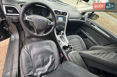 Седан Ford Fusion 2015 в 