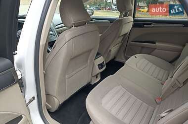 Седан Ford Fusion 2016 в 