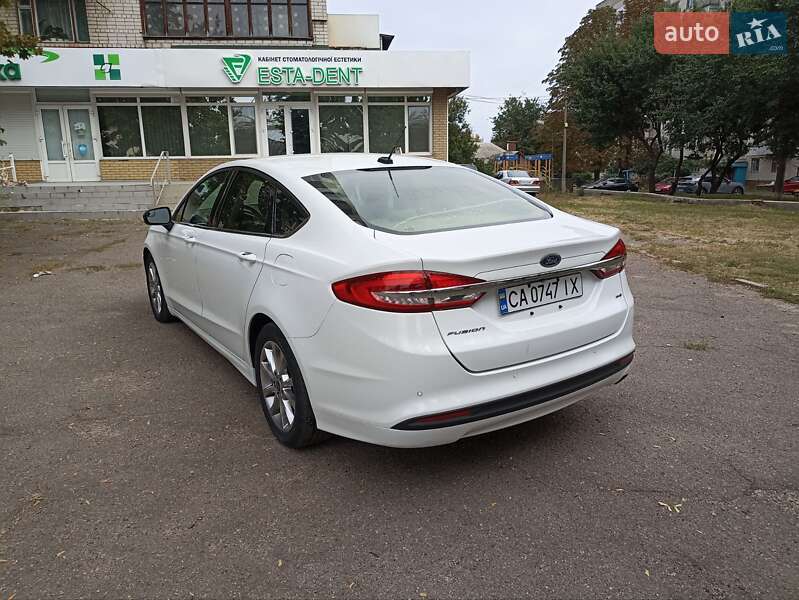 Седан Ford Fusion 2016 в Черкасах