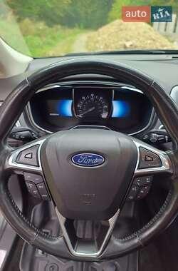 Седан Ford Fusion 2013 в 