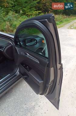 Седан Ford Fusion 2013 в 