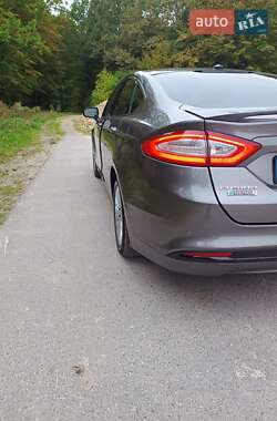 Седан Ford Fusion 2013 в 