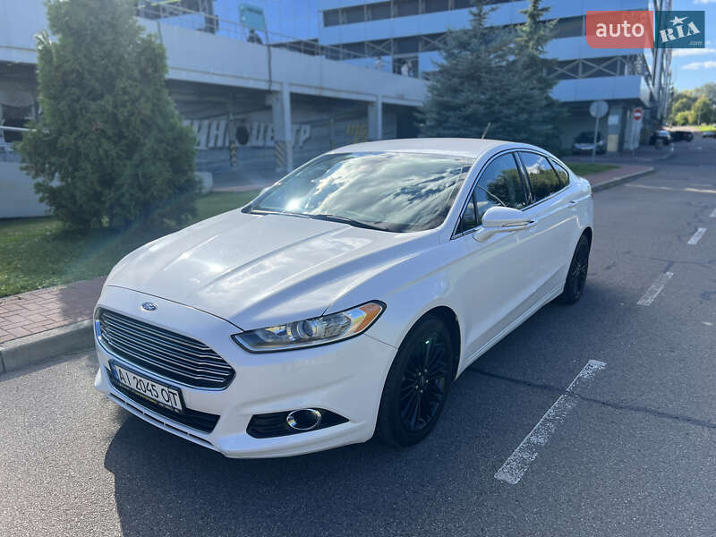 Седан Ford Fusion 2013 в 