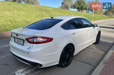 Седан Ford Fusion 2013 в 