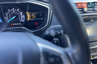 Седан Ford Fusion 2013 в 
