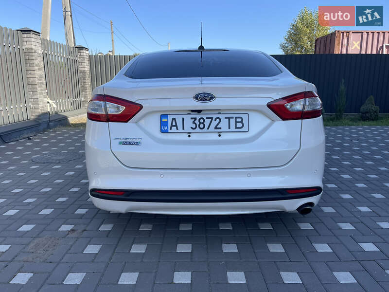 Седан Ford Fusion 2015 в Киеве