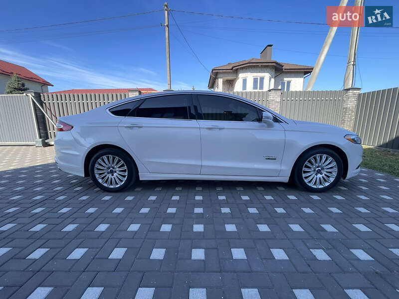 Седан Ford Fusion 2015 в Киеве