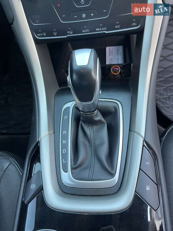 Седан Ford Fusion 2015 в Киеве
