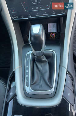 Седан Ford Fusion 2015 в 