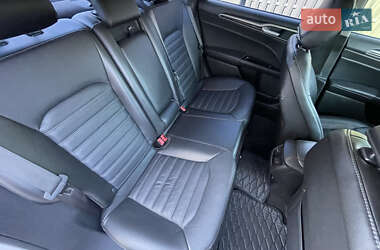 Седан Ford Fusion 2015 в 