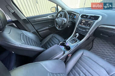 Седан Ford Fusion 2015 в 