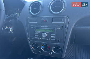 Хетчбек Ford Fusion 2011 в 