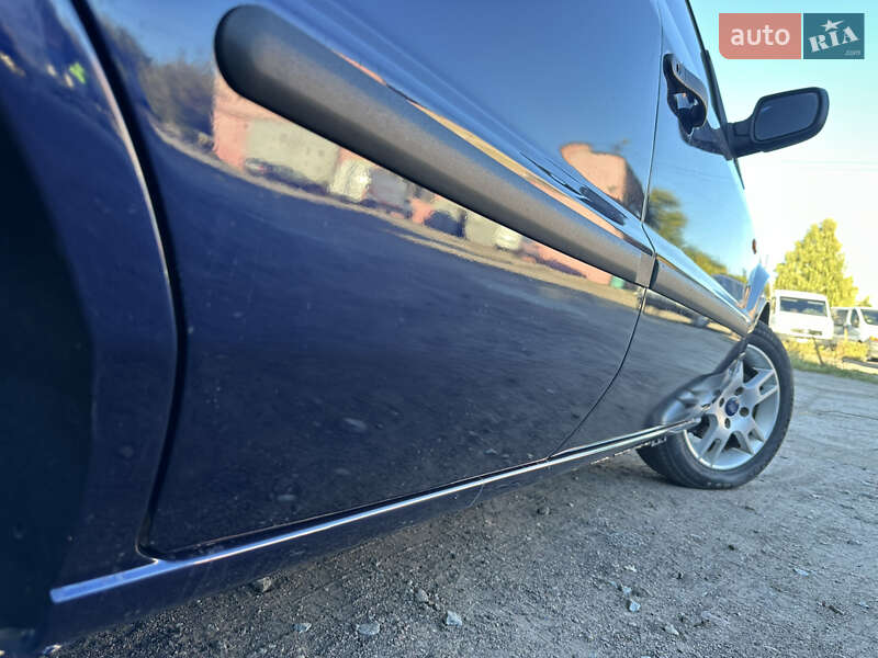 Хэтчбек Ford Fusion 2003 в Нежине