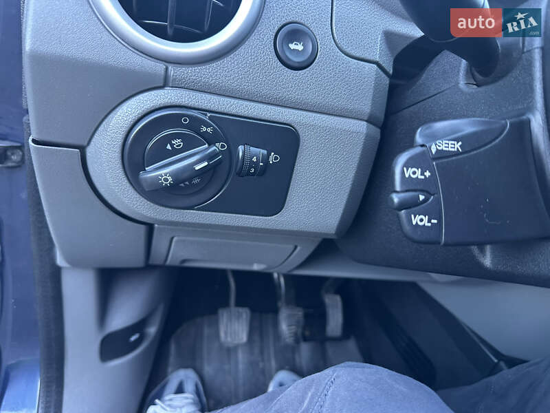 Хэтчбек Ford Fusion 2003 в Нежине