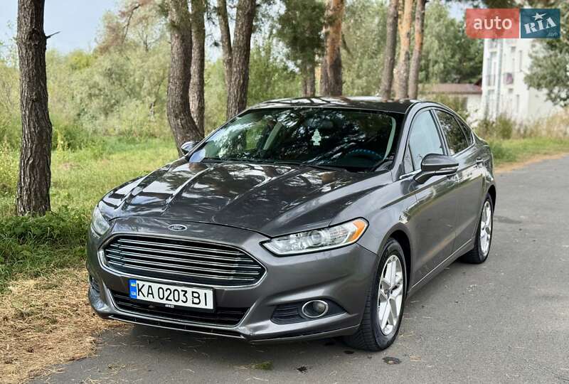 Седан Ford Fusion 2013 в 